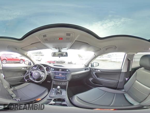 ✅ 2020 Volkswagen Tiguan SE • VIN: 3VV2B7AX2LM047931 • Lot: 86288785. Wystawiony na Copart z przebiegiem 81 969 mil. Bezpłatny archiwum sprzedaży aukcyjnych z USA i szczegółowy raport historii pojazdu na DreamBid. Zdjęcie 15.