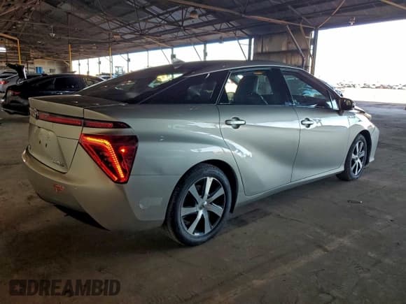 ✅ 2017 Toyota Mirai • VIN: JTDBVRBD9HA003452 • Lot: 94504225. Wystawiony na Copart z przebiegiem 31 888 mil. Bezpłatny archiwum sprzedaży aukcyjnych z USA i szczegółowy raport historii pojazdu na DreamBid. Zdjęcie 3.