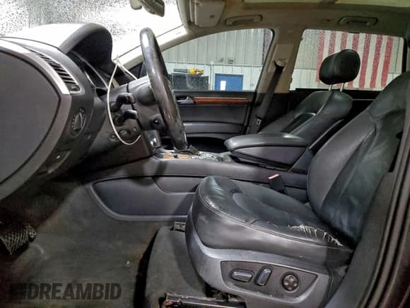 ✅ 2008 Audi Q7 Premium • VIN: WA1BV74L48D063527 • Lot: 95491965. Wystawiony na Copart z przebiegiem 164 260 mil. Bezpłatny archiwum sprzedaży aukcyjnych z USA i szczegółowy raport historii pojazdu na DreamBid. Zdjęcie 7.