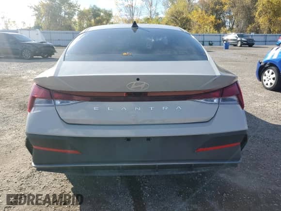 2025 Hyundai Elantra SEL Sport с VIN KMHLM4DG6SU860203, выставлен на аукционе Copart как лот 89527295 с пробегом 26 123 миль миль и Списание • Salvage title. История ставок и продаж доступна на DreamBid. Изображение 6.