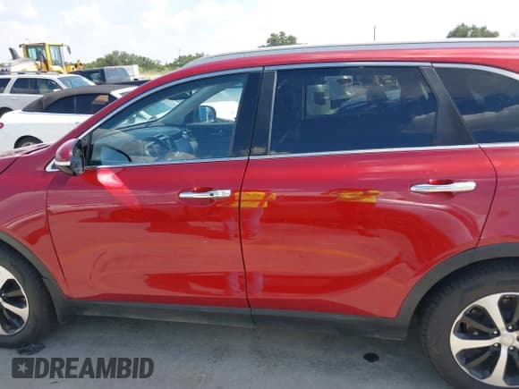 ✅ 2018 Kia Sorento EX • VIN: 5XYPH4A53JG424017 • Lot: 43238527. Listed on IAAI with 149,958 mi. Free auction sales archive from the USA and detailed vehicle history report at DreamBid. Image 14.