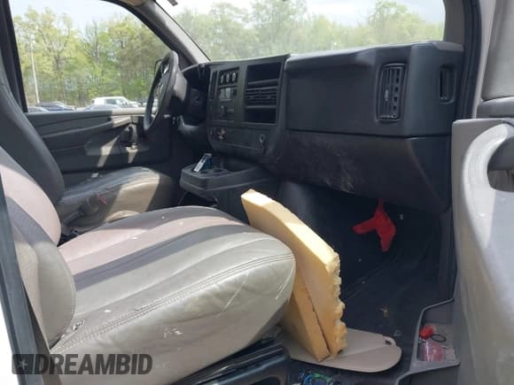 ✅ 2010 Chevrolet Express Cargo • VIN: 1GCUGADX7A1171480 • Lot: 42105333. Listed on IAAI with 235,624 mi. Free auction sales archive from the USA and detailed vehicle history report at DreamBid. Image 5.