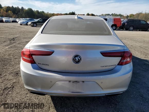✅ 2018 Buick LaCrosse Essence • VIN: 1G4ZP5SS7JU110080 • Lot: 90133095. Wystawiony na Copart z przebiegiem 86 552 mil. Bezpłatny archiwum sprzedaży aukcyjnych z USA i szczegółowy raport historii pojazdu na DreamBid. Zdjęcie 6.