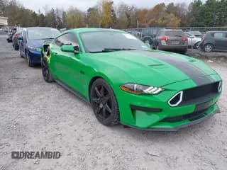 ✅ 2019 Ford Mustang GT Premium • VIN: 1FA6P8CF3K5156873 • Lot: 43633673. Wystawiony na IAAI z przebiegiem 30 947 mil. Bezpłatny archiwum sprzedaży aukcyjnych z USA i szczegółowy raport historii pojazdu na DreamBid. Zdjęcie 1.