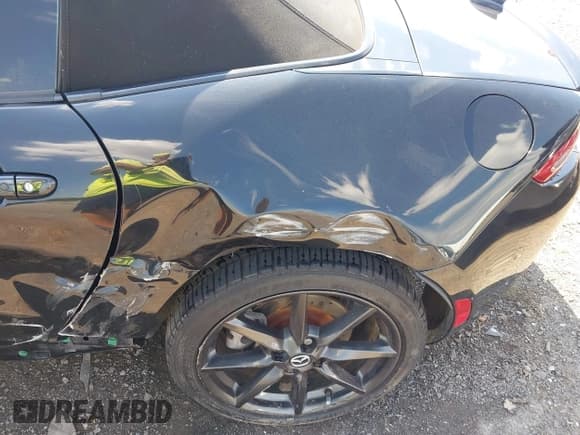 ✅ 2016 Mazda MX-5 Miata Club • VIN: JM1NDAC78G0107526 • Lot: 43130799. Wystawiony na IAAI z przebiegiem 74 966 mil. Bezpłatny archiwum sprzedaży aukcyjnych z USA i szczegółowy raport historii pojazdu na DreamBid. Zdjęcie 16.