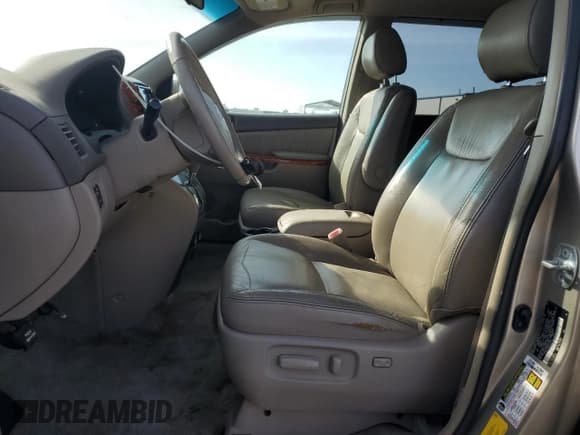 ✅ 2008 Toyota Sienna XLE • VIN: 5TDZK22C08S156438 • Lot: 89929165. Wystawiony na Copart z przebiegiem 128 996 mil. Bezpłatny archiwum sprzedaży aukcyjnych z USA i szczegółowy raport historii pojazdu na DreamBid. Zdjęcie 7.