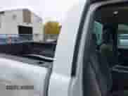 2007 Chevrolet Silverado 2500HD z VIN 1GBHK24U47E167887, wystawiony jako IAAI lot #43563092 z przebiegiem 133 727 mil mil oraz . Historia ofert i sprzedaży dostępna na DreamBid. Obrazek 8.