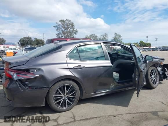 2023 Toyota Camry SE with VIN 4T1G11BK3PU101953, listed as a IAAI auction lot 43263939 with 68,526 mi miles and . Bid and sale history available at DreamBid. Image 13.