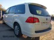 ✅ 2012 Volkswagen Routan SE • VIN: 2C4RVABG6CR393585 • Lot: 43661124. Listed on IAAI with 121,380 mi. Free auction sales archive from the USA and detailed vehicle history report at DreamBid. Image 3.