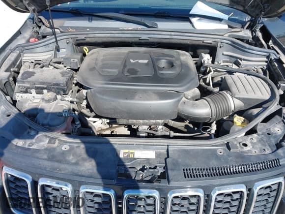 ✅ 2018 Jeep Grand Cherokee Limited • VIN: 1C4RJFBG5JC127845 • Lot: 42026704. Wystawiony na IAAI z przebiegiem 119 948 mil. Bezpłatny archiwum sprzedaży aukcyjnych z USA i szczegółowy raport historii pojazdu na DreamBid. Zdjęcie 10.