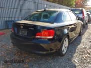 ✅ 2013 BMW 1 Series 128i • VIN: WBAUP9C52DVS94371 • Lot: 43637948. Wystawiony na IAAI z przebiegiem 135 754 mil. Bezpłatny archiwum sprzedaży aukcyjnych z USA i szczegółowy raport historii pojazdu na DreamBid. Zdjęcie 4.