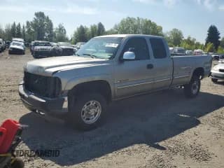 ✅ 2002 Chevrolet Silverado 2500HD LS • VIN: 1GCHK29U32E268884 • Lot: 69916615. Wystawiony na Copart z przebiegiem 272 541 mil. Bezpłatny archiwum sprzedaży aukcyjnych z USA i szczegółowy raport historii pojazdu na DreamBid. Zdjęcie 1.