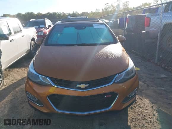 2017 Chevrolet Cruze Premier z VIN 3G1BF6SM6HS540153, wystawiony jako IAAI lot #43391698 z przebiegiem 115 761 mil mil oraz . Historia ofert i sprzedaży dostępna na DreamBid. Obrazek 12.