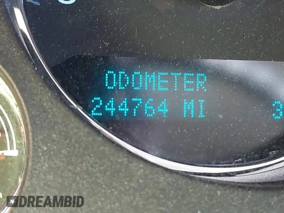 ✅ 2013 Chevrolet Suburban LS • VIN: 1GNSKHE72DR173647 • Lot: 43905237. Listed on IAAI with 244,764 mi. Free auction sales archive from the USA and detailed vehicle history report at DreamBid. Image 15.