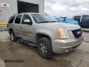 ✅ 2008 GMC Yukon SLE 3SA • VIN: 1GKFC13CX8R163120 • Lot: 51662445. Wystawiony na Copart z przebiegiem 252 580 mil. Bezpłatny archiwum sprzedaży aukcyjnych z USA i szczegółowy raport historii pojazdu na DreamBid. Zdjęcie 4.