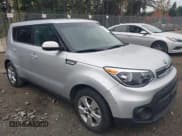 ✅ 2019 Kia Soul • VIN: KNDJN2A29K7010702 • Lot: 43508253. Wystawiony na IAAI z przebiegiem Nie podano. Bezpłatny archiwum sprzedaży aukcyjnych z USA i szczegółowy raport historii pojazdu na DreamBid. Zdjęcie 1.