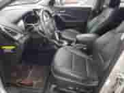 ✅ 2017 Hyundai Santa Fe Ultimate • VIN: 5XYZWDLA4HG502047 • Lot: 70181452. Wystawiony na Copart z przebiegiem 50 979 mil mil. Skorzystaj z bezpłatnego archiwum sprzedaży aukcyjnych z USA i zobacz szczegółowy raport historii pojazdu na DreamBid. Zdjęcie 7.