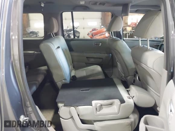 ✅ 2015 Honda Pilot SE • VIN: 5FNYF4H32FB046446 • Lot: 42995806. Listed on IAAI with 137,831 mi. Free auction sales archive from the USA and detailed vehicle history report at DreamBid. Image 8.