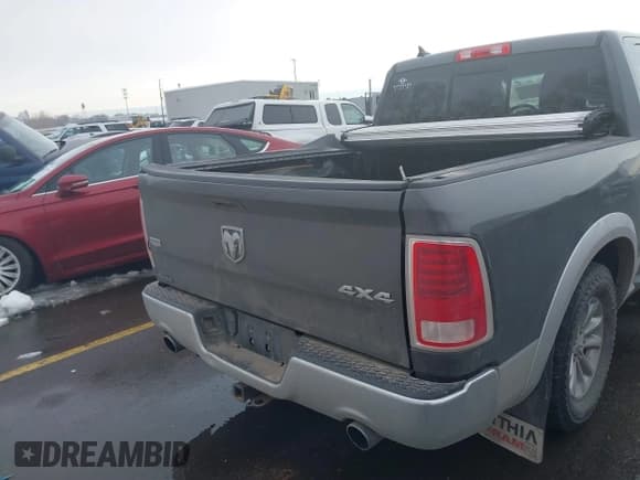 ✅ 2016 Ram 1500 Laramie • VIN: 1C6RR7NM8GS158013 • Лот: 38554090. Опубликован ранее на IAAI с пробегом 276 455 миль. Бесплатный доступ к архиву аукционных продаж из США и подробный отчёт об истории автомобиля на DreamBid. Изображение 16.