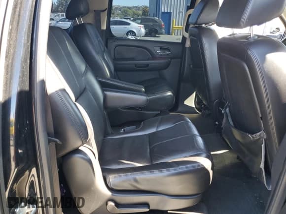 ✅ 2007 Chevrolet Suburban Commercial • VIN: 3GNGK26K97G250685 • Lot: 71324175. Wystawiony na Copart z przebiegiem 181 063 mil. Bezpłatny archiwum sprzedaży aukcyjnych z USA i szczegółowy raport historii pojazdu na DreamBid. Zdjęcie 11.