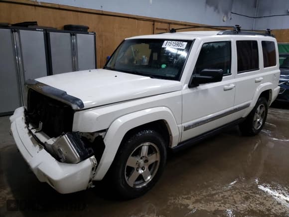 ✅ 2010 Jeep Commander Sport • VIN: 1J4RG4GK5AC131582 • Лот: 81515905. Опубликован ранее на Copart с пробегом 176 435 миль. Бесплатный доступ к архиву аукционных продаж из США и подробный отчёт об истории автомобиля на DreamBid. Изображение 1.