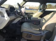 ✅ 2023 Land Rover Defender S • VIN: SALEJ6EX6P2147281 • Lot: 84217414. Wystawiony na Copart z przebiegiem 27 758 mil. Bezpłatny archiwum sprzedaży aukcyjnych z USA i szczegółowy raport historii pojazdu na DreamBid. Zdjęcie 7.