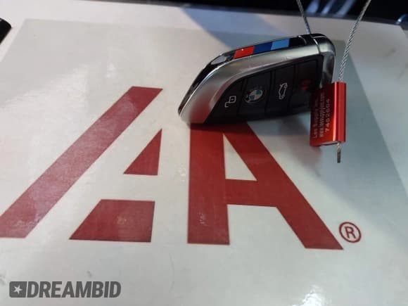 ✅ 2023 BMW M4 Competition • VIN: WBS33AZ04PCL88204 • Lot: 43186396. Listed on IAAI with 33,258 mi. Free auction sales archive from the USA and detailed vehicle history report at DreamBid. Image 11.