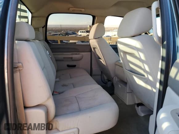 ✅ 2010 GMC Sierra 1500 • VIN: 3GTXKVE26AG101850 • Lot: 82770984. Wystawiony na Copart z przebiegiem 175 714 mil. Bezpłatny archiwum sprzedaży aukcyjnych z USA i szczegółowy raport historii pojazdu na DreamBid. Zdjęcie 10.