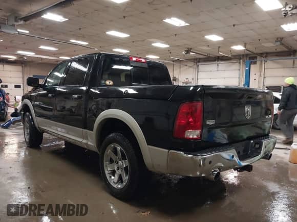 2010 Dodge 1500 Sport z VIN 1D7RV1CT3AS122917, wystawiony jako IAAI lot #41193554 z przebiegiem 109 827 mil mil oraz . Historia ofert i sprzedaży dostępna na DreamBid. Obrazek 3.