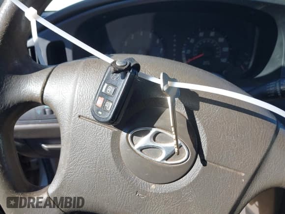 ✅ 2005 Hyundai Elantra GLS • VIN: KMHDN46D75U956835 • Lot: 41564179. Wystawiony na IAAI z przebiegiem 266 528 mil. Bezpłatny archiwum sprzedaży aukcyjnych z USA i szczegółowy raport historii pojazdu na DreamBid. Zdjęcie 11.