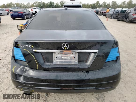 ✅ 2012 Mercedes-Benz C 250 Sport • VIN: WDDGF4HBXCA599312 • Lot: 92996265. Wystawiony na Copart z przebiegiem 126 937 mil. Bezpłatny archiwum sprzedaży aukcyjnych z USA i szczegółowy raport historii pojazdu na DreamBid. Zdjęcie 6.