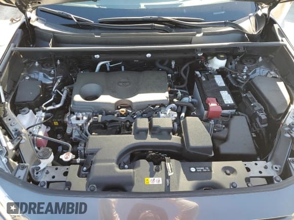 ✅ 2024 Toyota RAV4 XLE Premium • VIN: 2T3C1RFV2RC301221 • Лот: 80226205. Опубликован ранее на Copart с пробегом 10 188 миль. Бесплатный доступ к архиву аукционных продаж из США и подробный отчёт об истории автомобиля на DreamBid. Изображение 12.