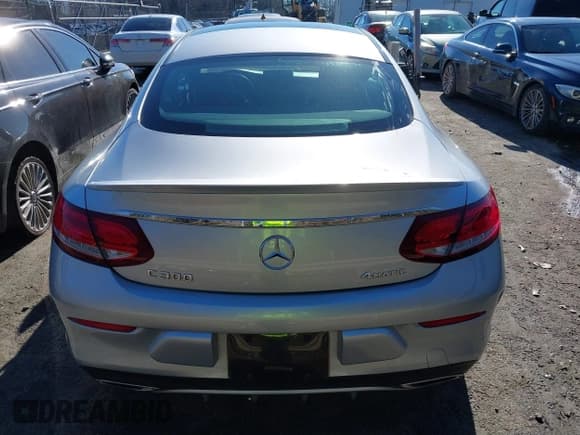 ✅ 2018 Mercedes-Benz C 300 • VIN: WDDWJ4KB9JF676271 • Lot: 41244896. Listed on IAAI with 95,013 mi. Free auction sales archive from the USA and detailed vehicle history report at DreamBid. Image 16.