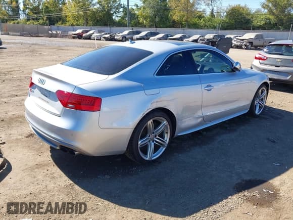 ✅ 2013 Audi S5 Premium Plus • VIN: WAUCGAFR6DA030864 • Лот: 43398099. Опубликован ранее на IAAI с пробегом 69 276 миль. Бесплатный доступ к архиву аукционных продаж из США и подробный отчёт об истории автомобиля на DreamBid. Изображение 4.