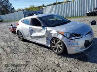 ✅ 2017 Hyundai Veloster • VIN: KMHTC6AD9HU315095 • Lot: 74032994. Wystawiony na Copart z przebiegiem 115 973 mil. Bezpłatny archiwum sprzedaży aukcyjnych z USA i szczegółowy raport historii pojazdu na DreamBid. Zdjęcie 4.
