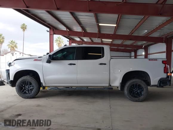✅ 2022 Chevrolet Silverado 1500 LT Trail Boss • VIN: 1GCPYFED2NZ110542 • Lot: 41934953. Wystawiony na IAAI z przebiegiem 62 249 mil. Bezpłatny archiwum sprzedaży aukcyjnych z USA i szczegółowy raport historii pojazdu na DreamBid. Zdjęcie 15.