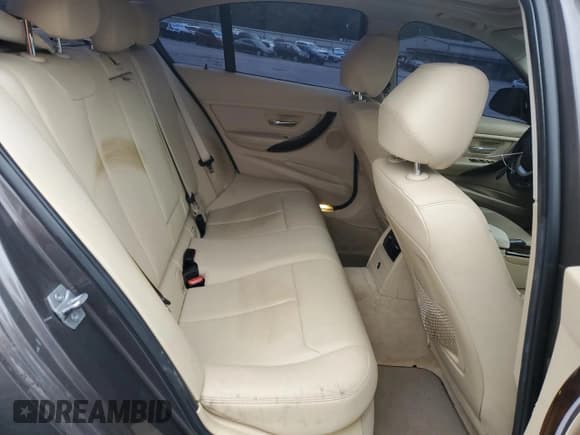 ✅ 2015 BMW 3 Series 328i xDrive • VIN: WBA3B5G59FNS16976 • Лот: 85710995. Опубликован ранее на Copart с пробегом 131 904 миль. Бесплатный доступ к архиву аукционных продаж из США и подробный отчёт об истории автомобиля на DreamBid. Изображение 10.