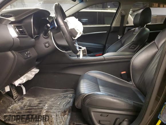 ✅ 2019 Genesis G70 Advanced • VIN: KMTG74LE6KU027192 • Lot: 46609375. Listed on Copart with 50,679 mi. Free auction sales archive from the USA and detailed vehicle history report at DreamBid. Image 7.