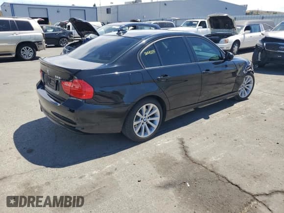 ✅ 2011 BMW 3 Series 328i • VIN: WBAPH5G51BNM81756 • Lot: 65942975. Wystawiony na Copart z przebiegiem 61 147 mil. Bezpłatny archiwum sprzedaży aukcyjnych z USA i szczegółowy raport historii pojazdu na DreamBid. Zdjęcie 3.