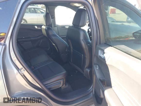 ✅ 2025 Ford Escape ST-Line • VIN: 1FMCU0MN1SUB22428 • Lot: 43547808. Wystawiony na IAAI z przebiegiem 883 mil. Bezpłatny archiwum sprzedaży aukcyjnych z USA i szczegółowy raport historii pojazdu na DreamBid. Zdjęcie 8.