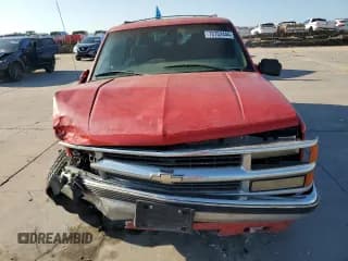 ✅ 1997 Chevrolet Suburban • VIN: 1GBFK16R4VJ347871 • Lot: 70752444. Wystawiony na Copart z przebiegiem 230 712 mil. Bezpłatny archiwum sprzedaży aukcyjnych z USA i szczegółowy raport historii pojazdu na DreamBid. Zdjęcie 5.