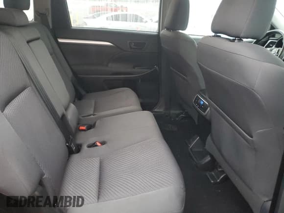 ✅ 2018 Toyota Highlander LE • VIN: 5TDZZRFH7JS269920 • Lot: 90323355. Listed on Copart with 114,035 mi. Free auction sales archive from the USA and detailed vehicle history report at DreamBid. Image 11.