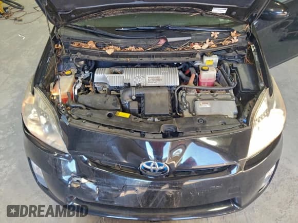 ✅ 2010 Toyota Prius III • VIN: JTDKN3DUXA0085424 • Лот: 94341685. Опубликован ранее на Copart с пробегом 181 870 миль. Бесплатный доступ к архиву аукционных продаж из США и подробный отчёт об истории автомобиля на DreamBid. Изображение 11.