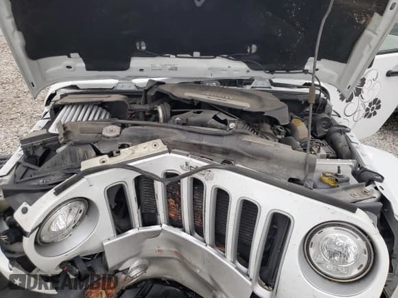 ✅ 2018 Jeep Wrangler Sahara • VIN: 1C4AJWBG9JL909546 • Лот: 86167855. Опубликован ранее на Copart с пробегом 65 350 миль. Бесплатный доступ к архиву аукционных продаж из США и подробный отчёт об истории автомобиля на DreamBid. Изображение 12.