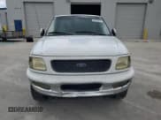 ✅ 1998 Ford F-150 XL • VIN: 1FTRX08LXWKA53755 • Lot: 65704515. Wystawiony na Copart z przebiegiem 218 346 mil. Bezpłatny archiwum sprzedaży aukcyjnych z USA i szczegółowy raport historii pojazdu na DreamBid. Zdjęcie 5.