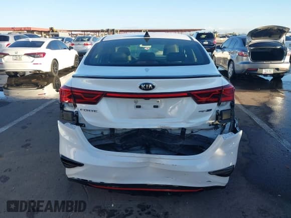 ✅ 2021 Kia Forte GT-Line • VIN: 3KPF34AD4ME310286 • Lot: 43431650. Wystawiony na IAAI z przebiegiem 126 686 mil. Bezpłatny archiwum sprzedaży aukcyjnych z USA i szczegółowy raport historii pojazdu na DreamBid. Zdjęcie 16.