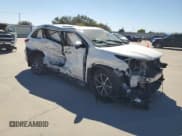 ✅ 2018 Toyota Highlander XLE • VIN: 5TDKZRFH5JS528647 • Lot: 89524635. Wystawiony na Copart z przebiegiem 70 746 mil. Bezpłatny archiwum sprzedaży aukcyjnych z USA i szczegółowy raport historii pojazdu na DreamBid. Zdjęcie 4.