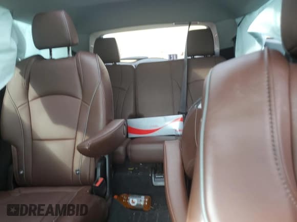 ✅ 2021 Buick Enclave Avenir • VIN: 5GAERDKW9MJ249869 • Lot: 55996235. Wystawiony na Copart z przebiegiem Nie podano. Bezpłatny archiwum sprzedaży aukcyjnych z USA i szczegółowy raport historii pojazdu na DreamBid. Zdjęcie 10.