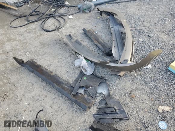 ✅ 2005 Ford Taurus SE • VIN: 1FAFP53U15A210566 • Lot: 83869545. Listed on Copart with Not provided. Free auction sales archive from the USA and detailed vehicle history report at DreamBid. Image 12.