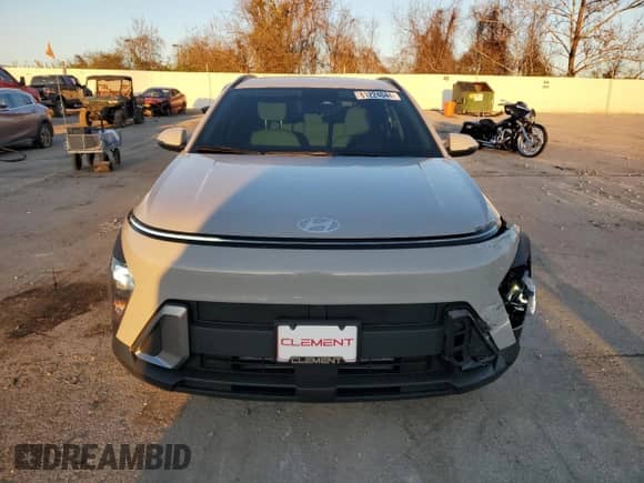 2025 Hyundai Kona SEL with VIN KM8HBCAB0SU199881, listed as a Copart auction lot 81224044 with 2,629 mi miles and Salvage title. Bid and sale history available at DreamBid. Image 5.